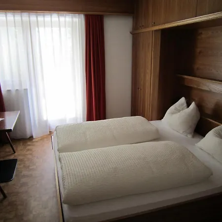 Garni Haus Hubertus Aparthotel 3*