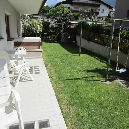 Aparthotel Garni Haus Hubertus Malles Venosta