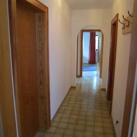 Aparthotel Garni Haus Hubertus Malles Venosta